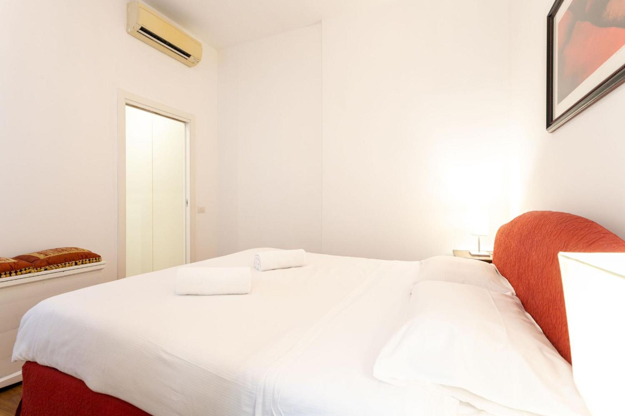 Disciplini Two Bedrooms Apartment Milan