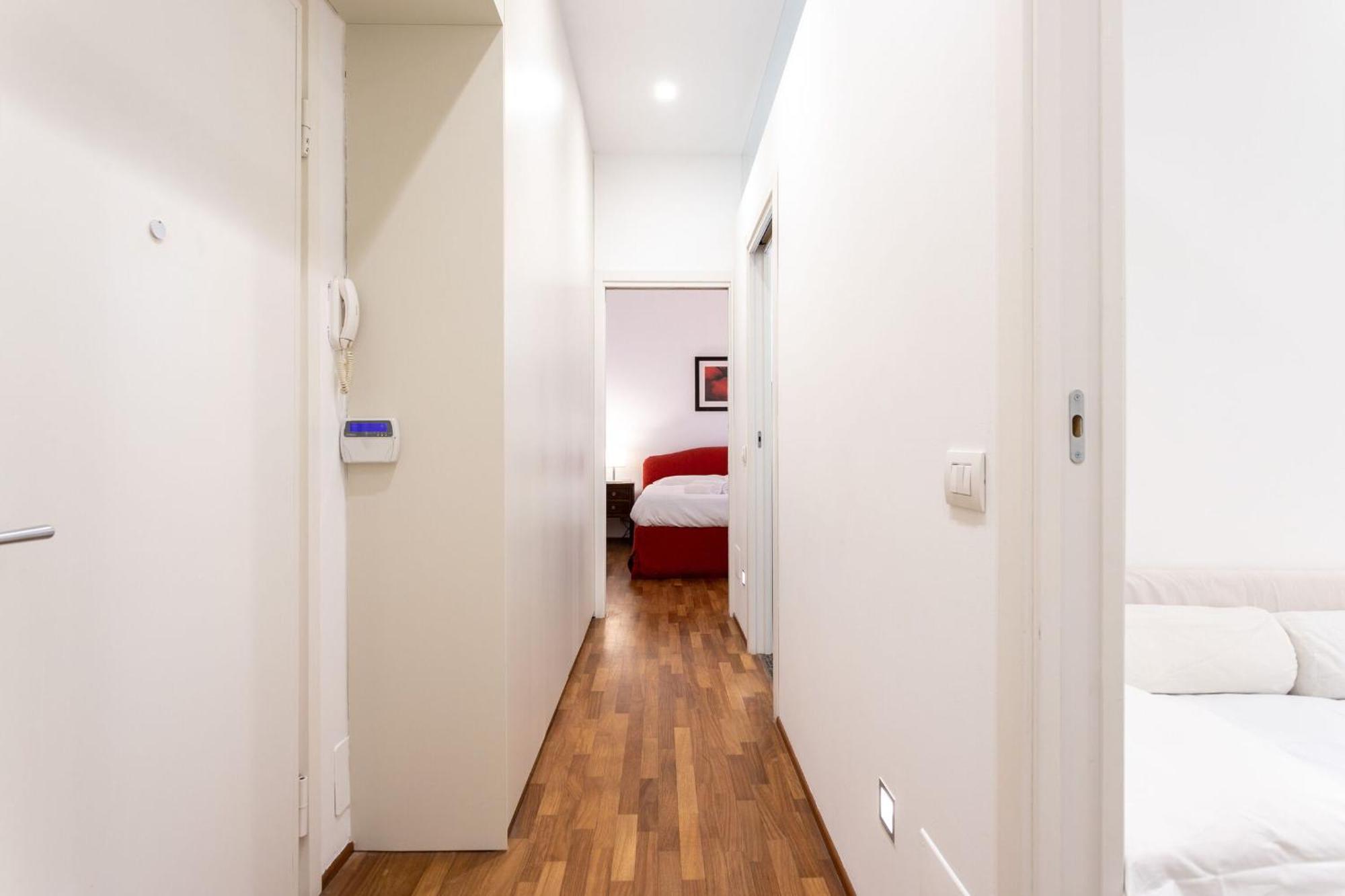 Disciplini Two Bedrooms Apartment Milan